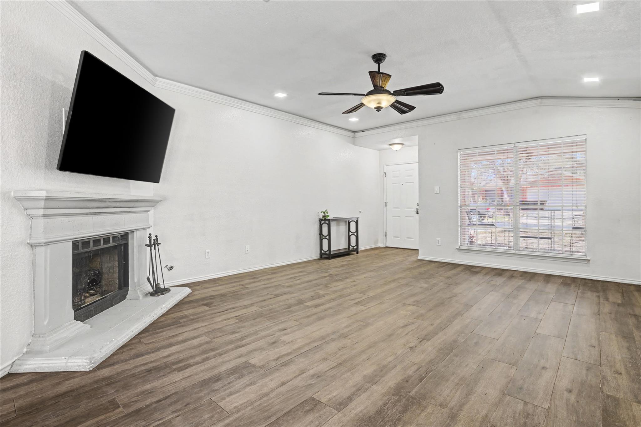 2604 Hutton Ln, Leander, TX 78641