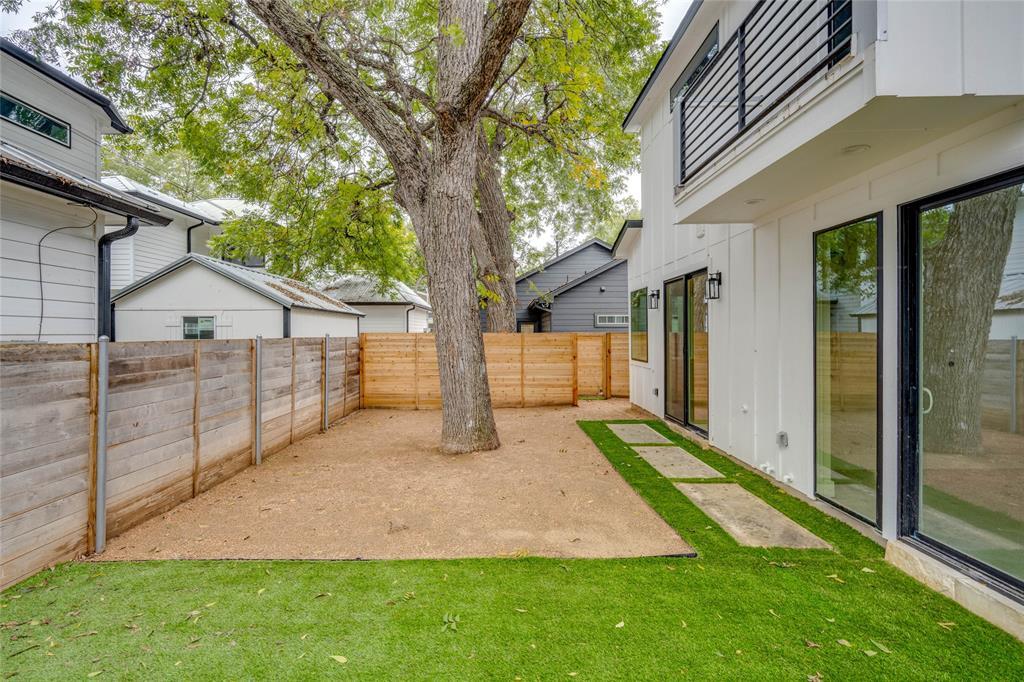 1406 E 2nd St # 2, Austin, TX 78702