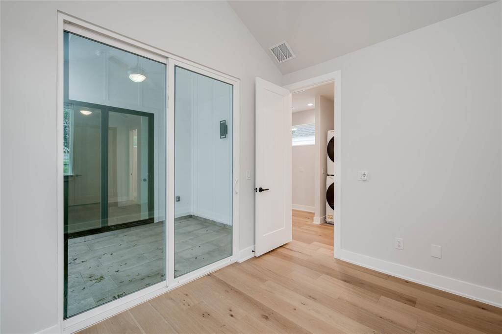 1406 E 2nd St # 2, Austin, TX 78702