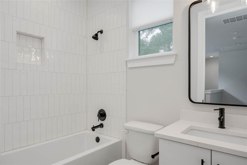 1406 E 2nd St # 2, Austin, TX 78702