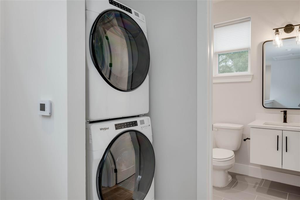 1406 E 2nd St # 2, Austin, TX 78702