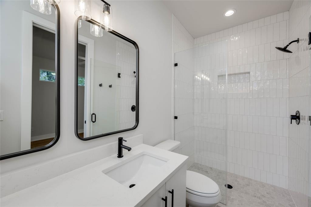 1406 E 2nd St # 2, Austin, TX 78702