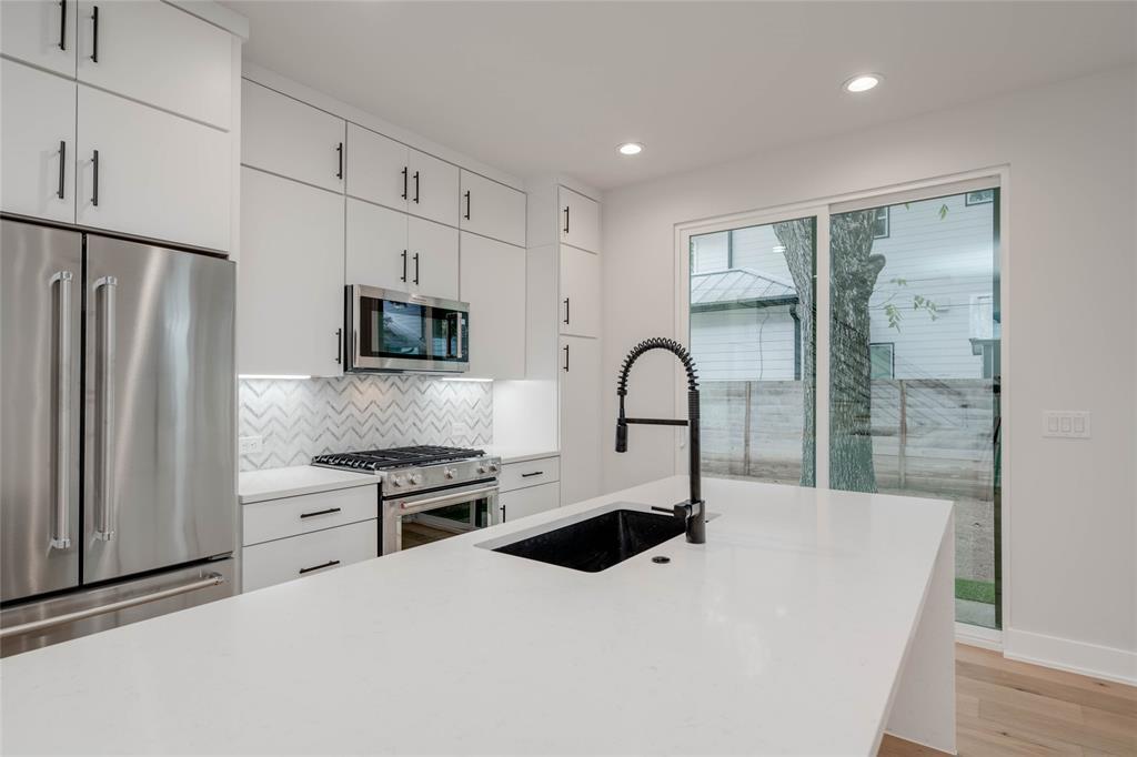 1406 E 2nd St # 2, Austin, TX 78702