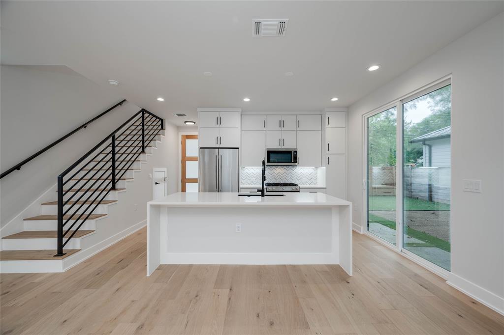 1406 E 2nd St # 2, Austin, TX 78702