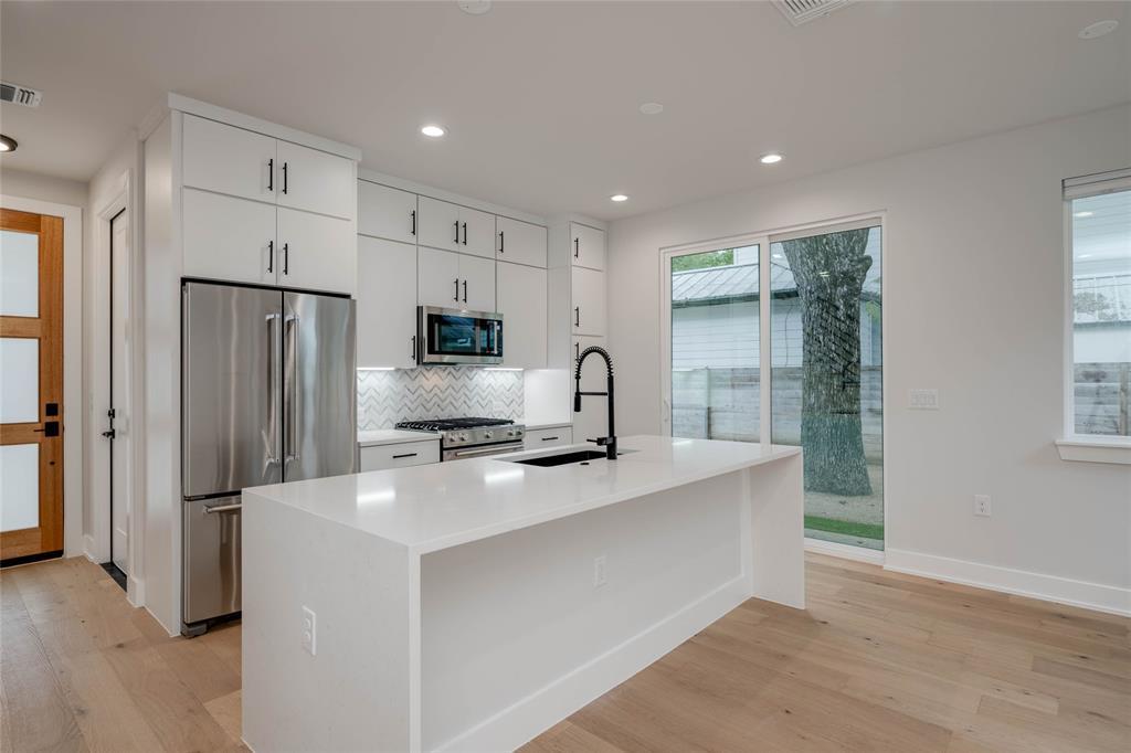 1406 E 2nd St # 2, Austin, TX 78702