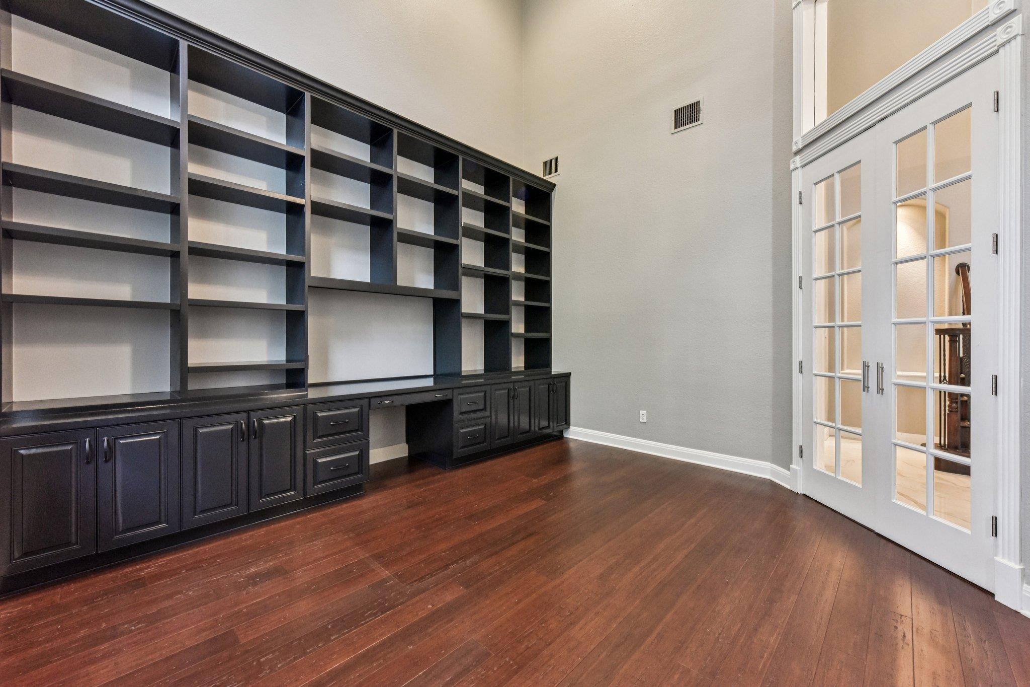 1809 Eagles Glen Cv, Austin, TX 78732