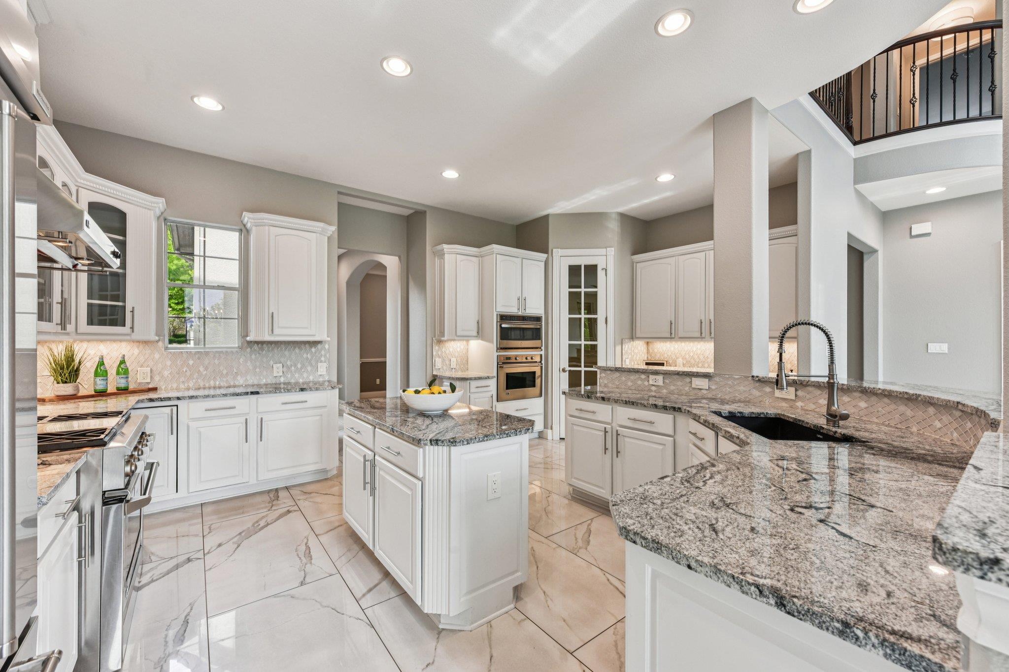 1809 Eagles Glen Cv, Austin, TX 78732