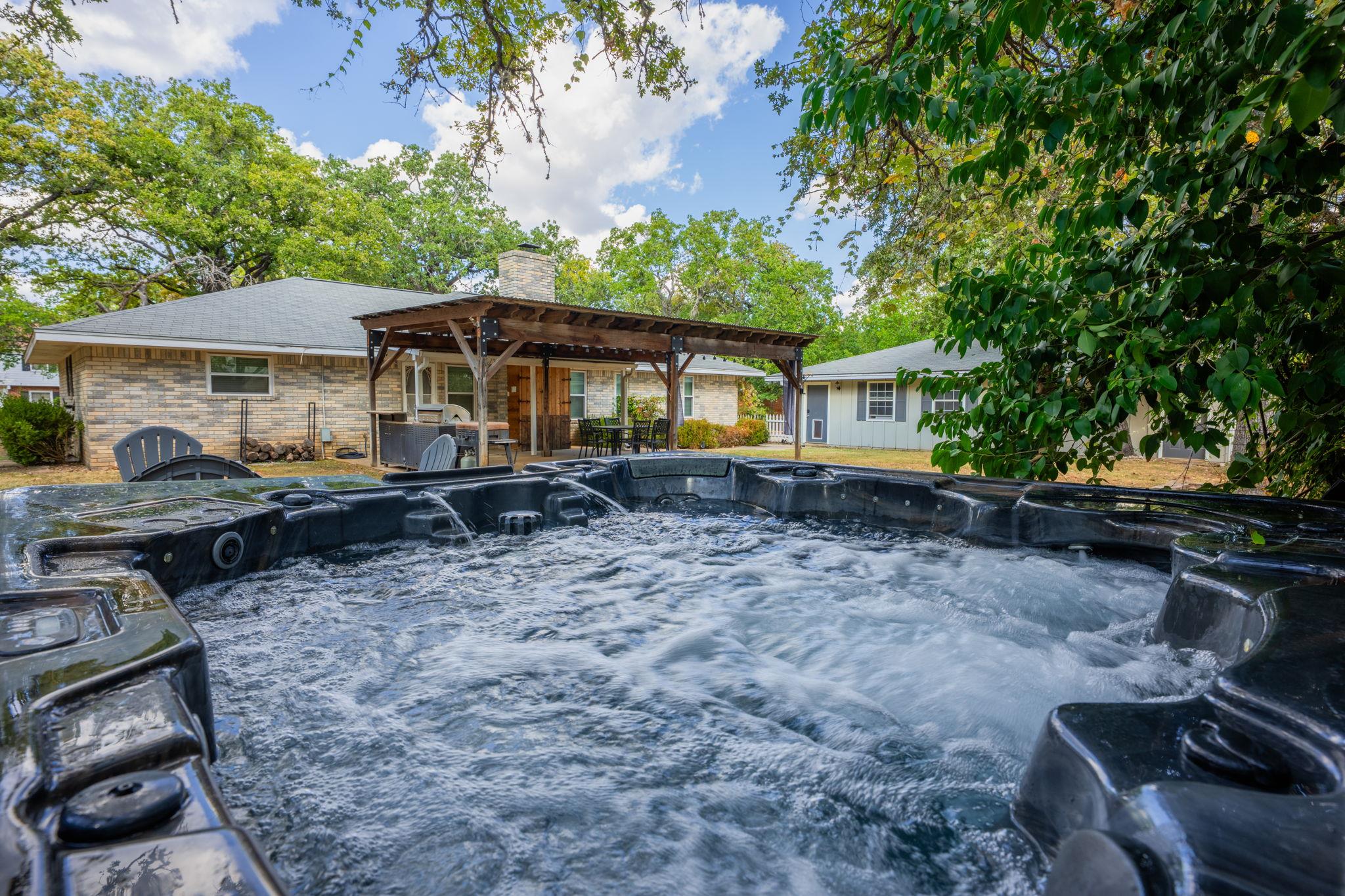 105 Cristol Dr, Fredericksburg, TX 78624