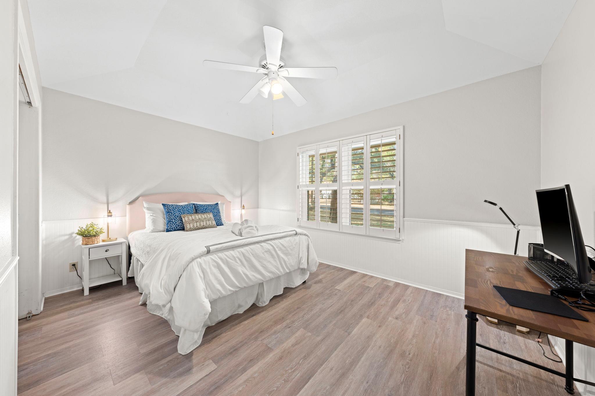 105 Cristol Dr, Fredericksburg, TX 78624