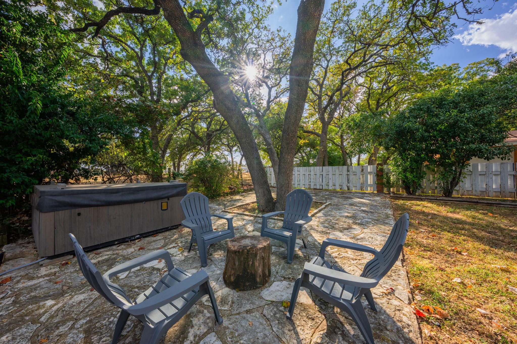 105 Cristol Dr, Fredericksburg, TX 78624