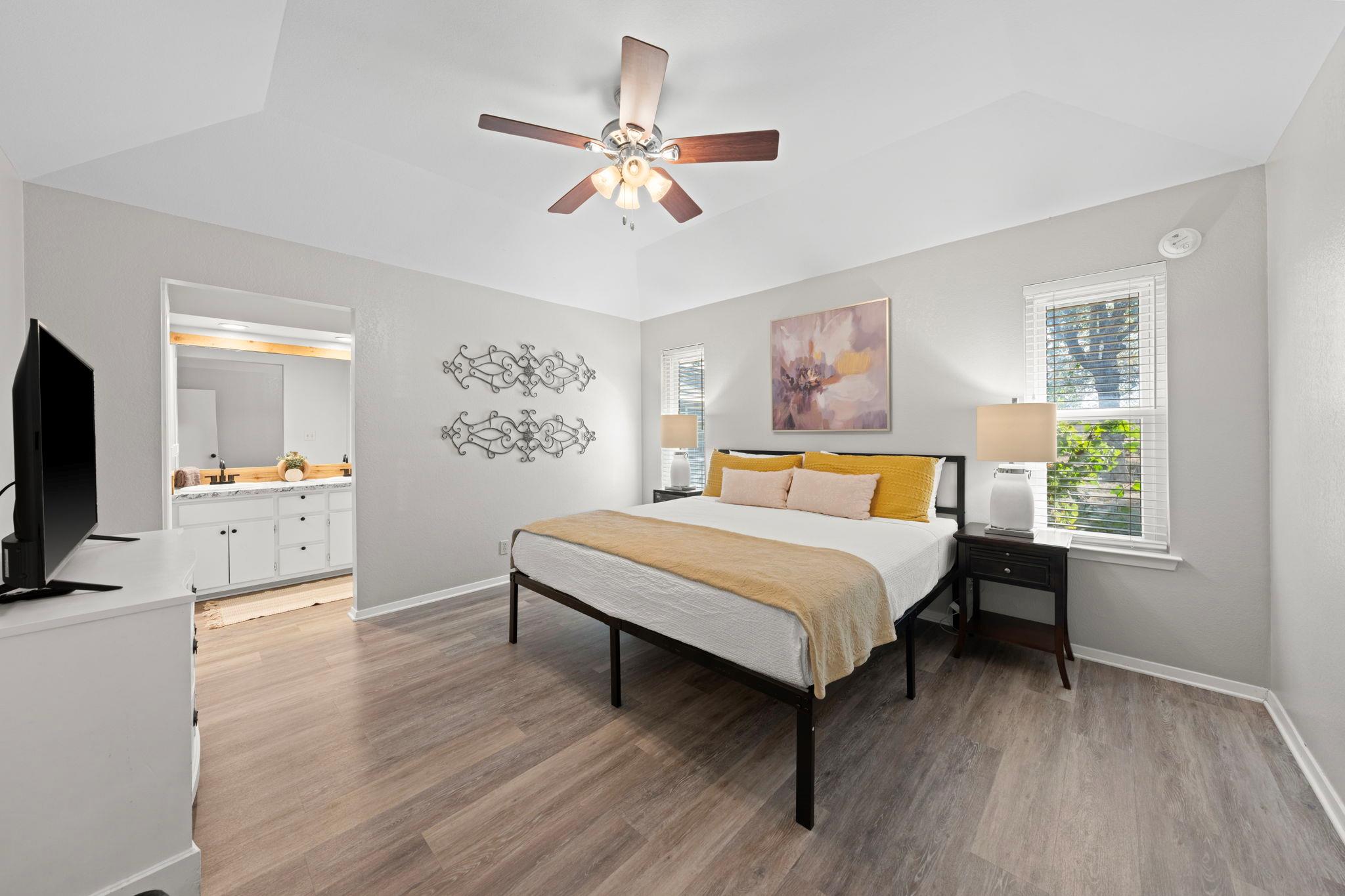 105 Cristol Dr, Fredericksburg, TX 78624