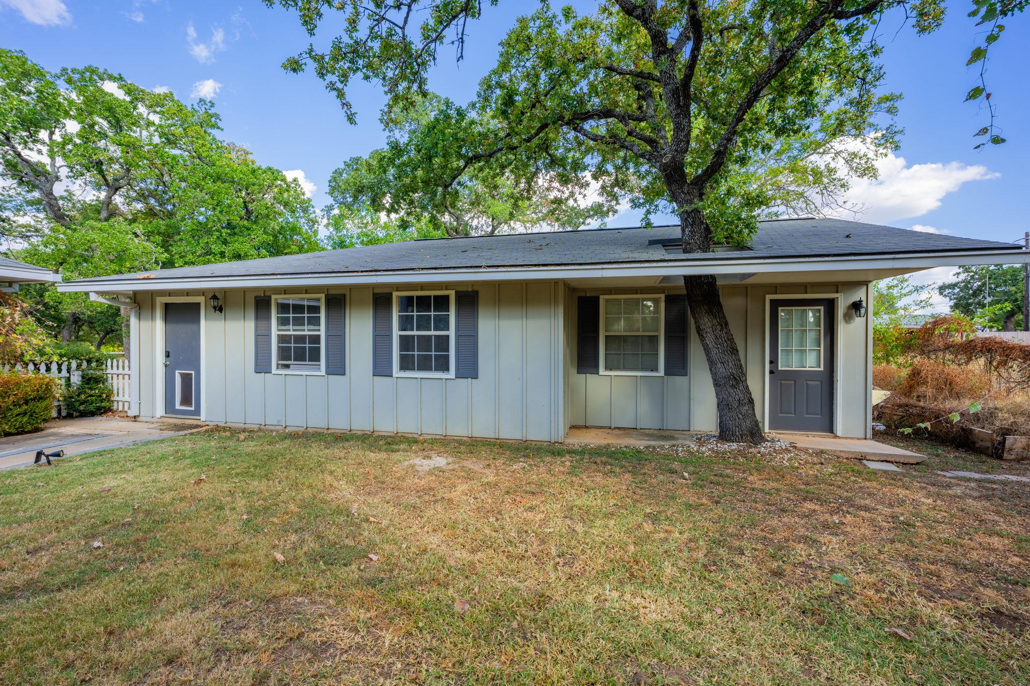 105 Cristol Dr, Fredericksburg, TX 78624