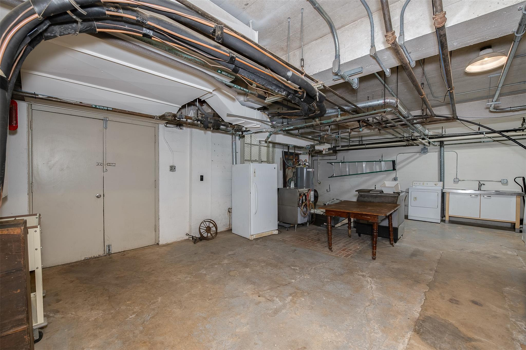 102 W Fox St, Caldwell, TX 77836