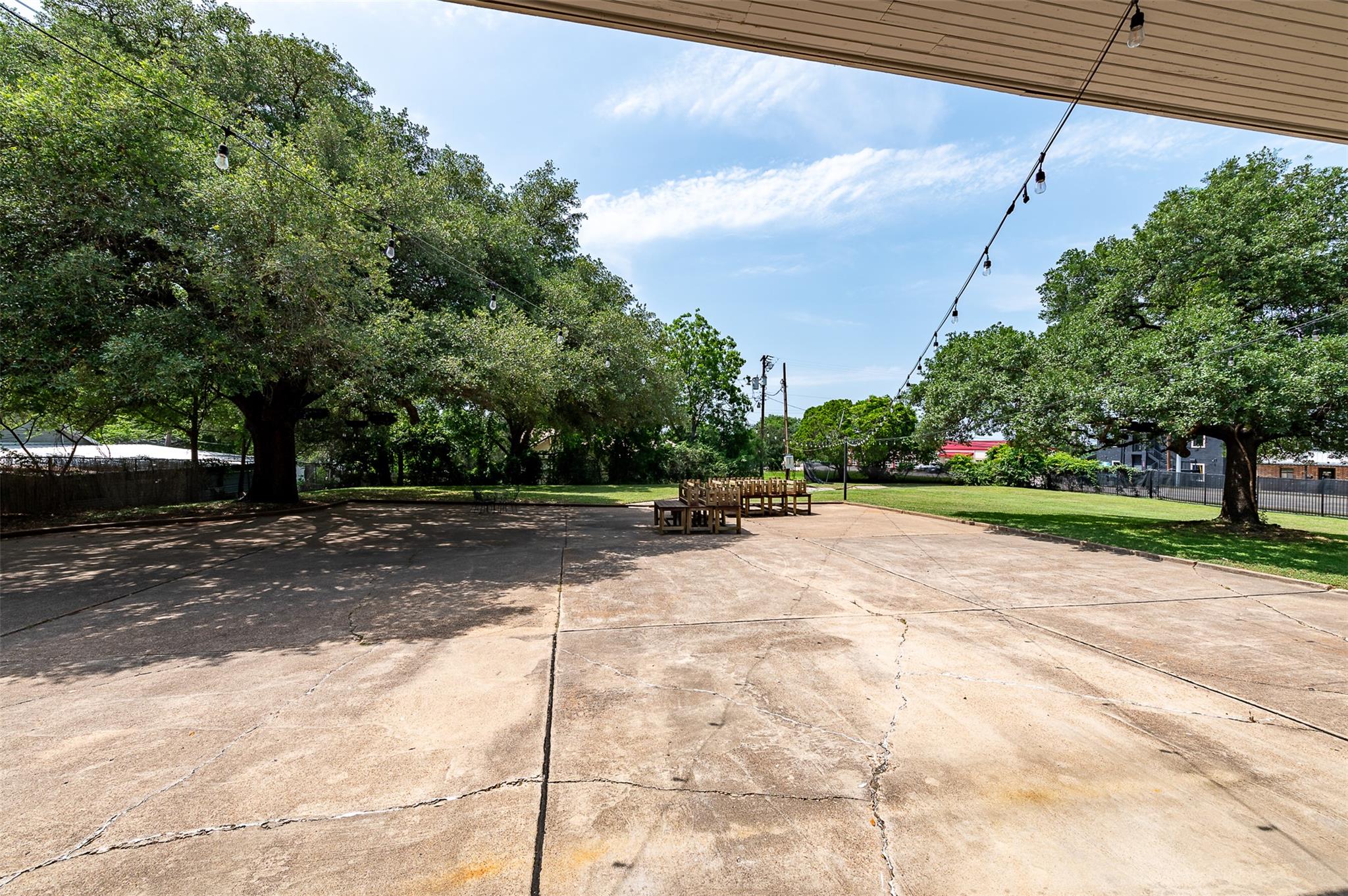 102 W Fox St, Caldwell, TX 77836