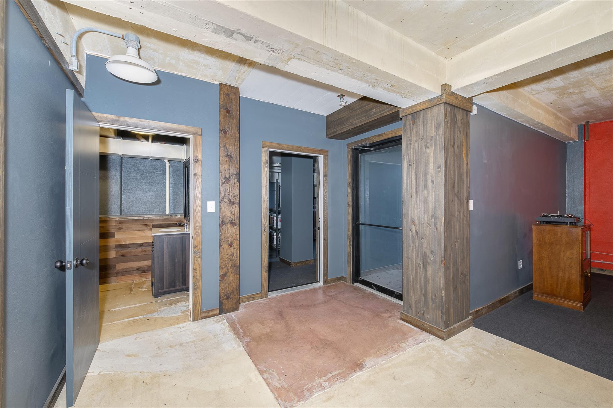 102 W Fox St, Caldwell, TX 77836