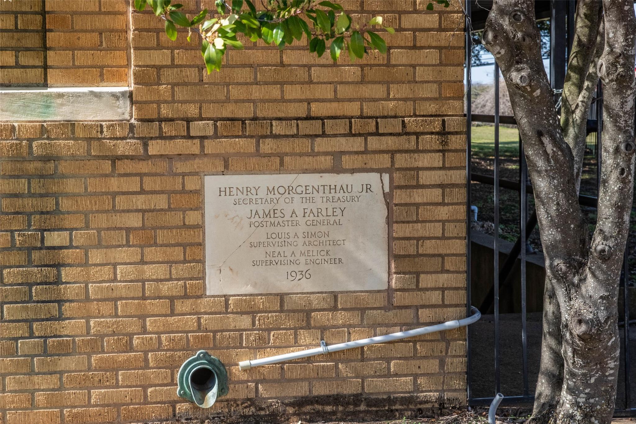 102 W Fox St, Caldwell, TX 77836