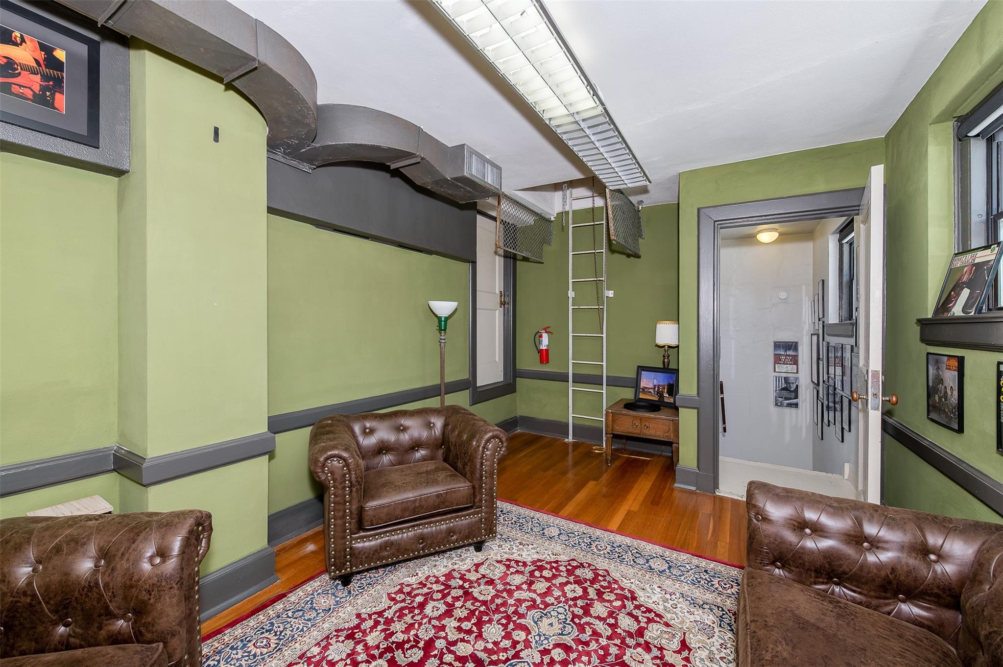 102 W Fox St, Caldwell, TX 77836