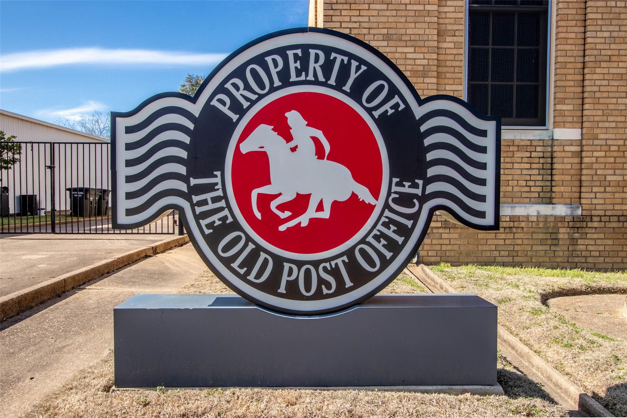 102 W Fox St, Caldwell, TX 77836