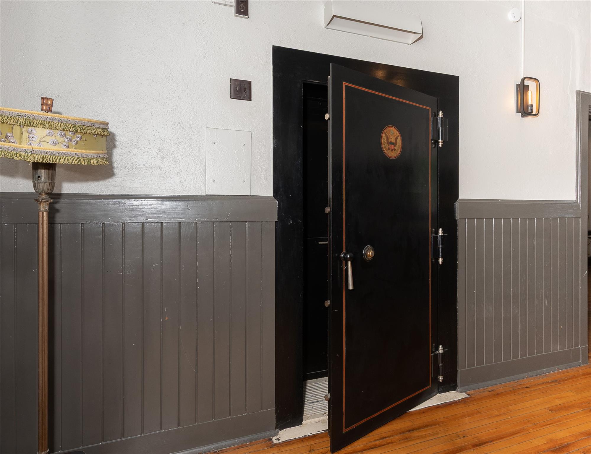 102 W Fox St, Caldwell, TX 77836