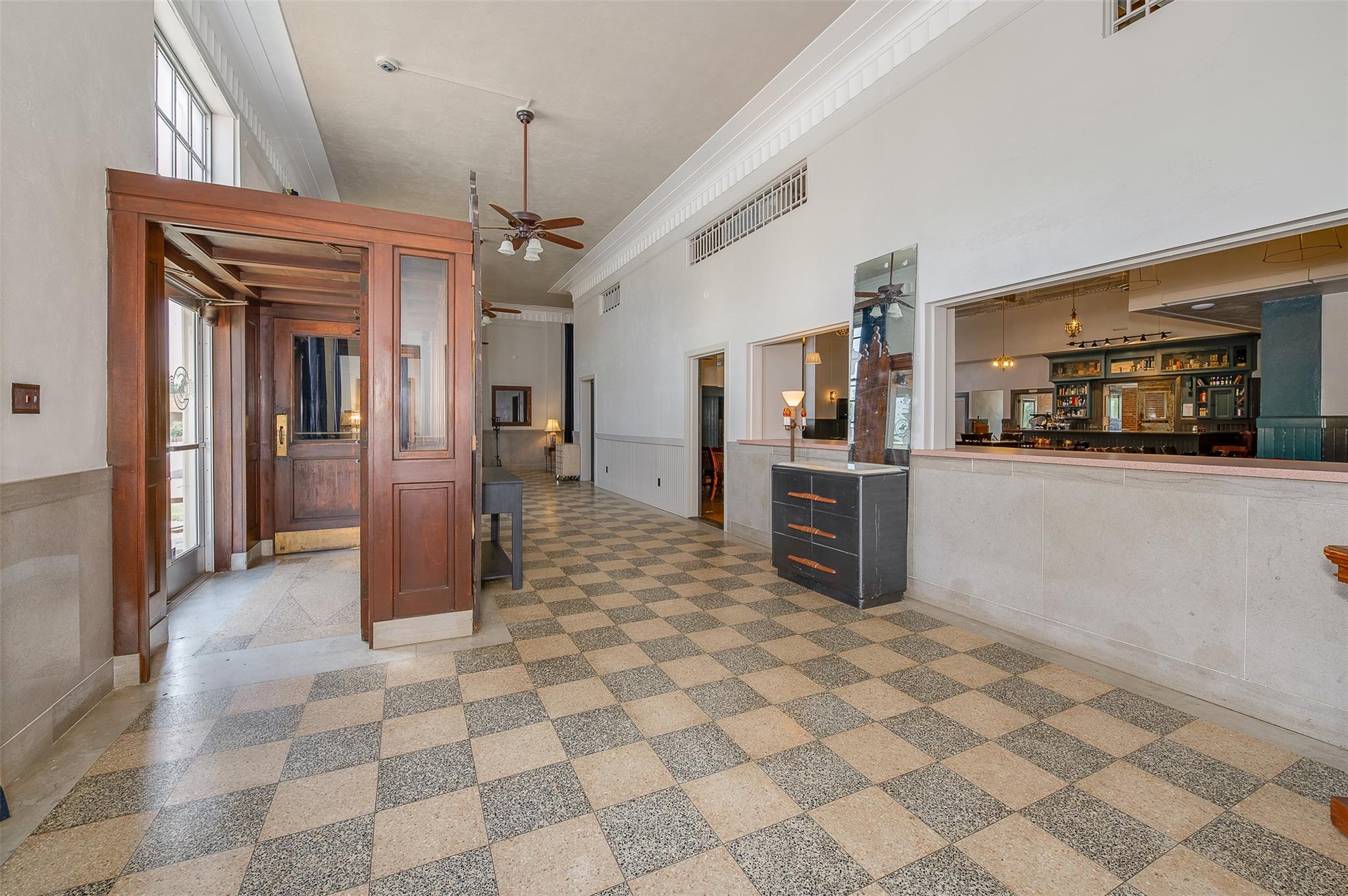 102 W Fox St, Caldwell, TX 77836