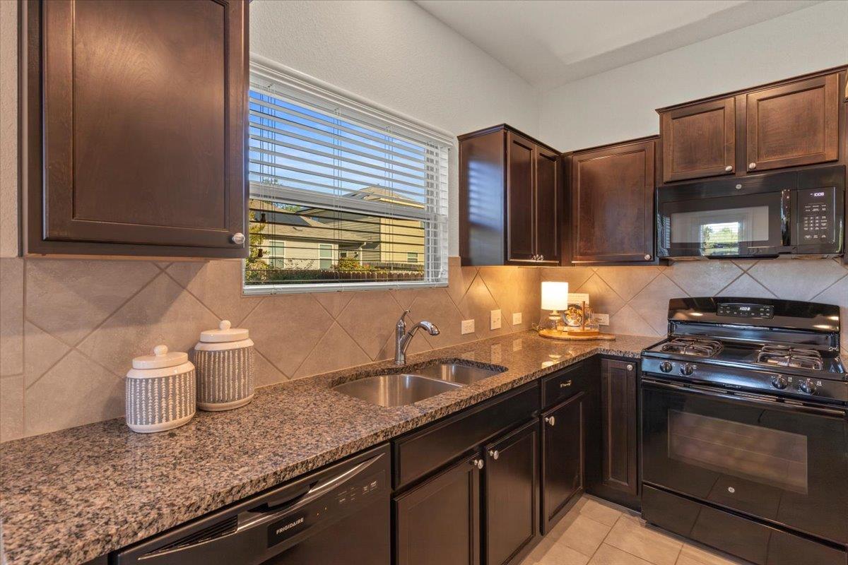 3724 Alpine Autumn Dr, Austin, TX 78744