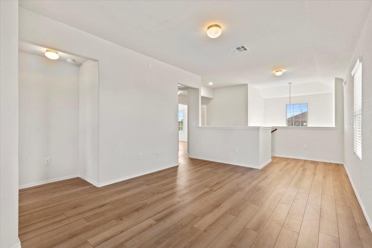 3724 Alpine Autumn Dr, Austin, TX 78744