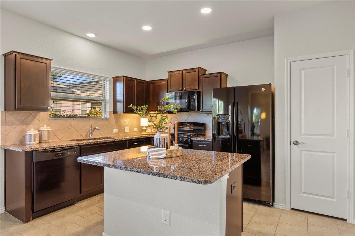 3724 Alpine Autumn Dr, Austin, TX 78744