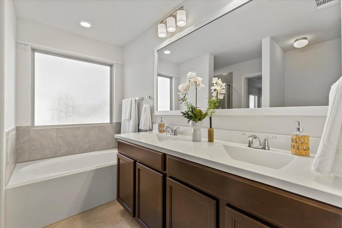 3724 Alpine Autumn Dr, Austin, TX 78744