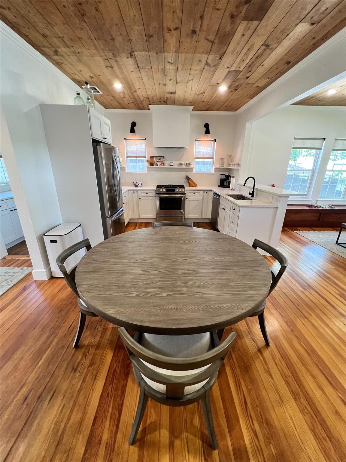 2468 Gruene Rd, New Braunfels, TX 78130