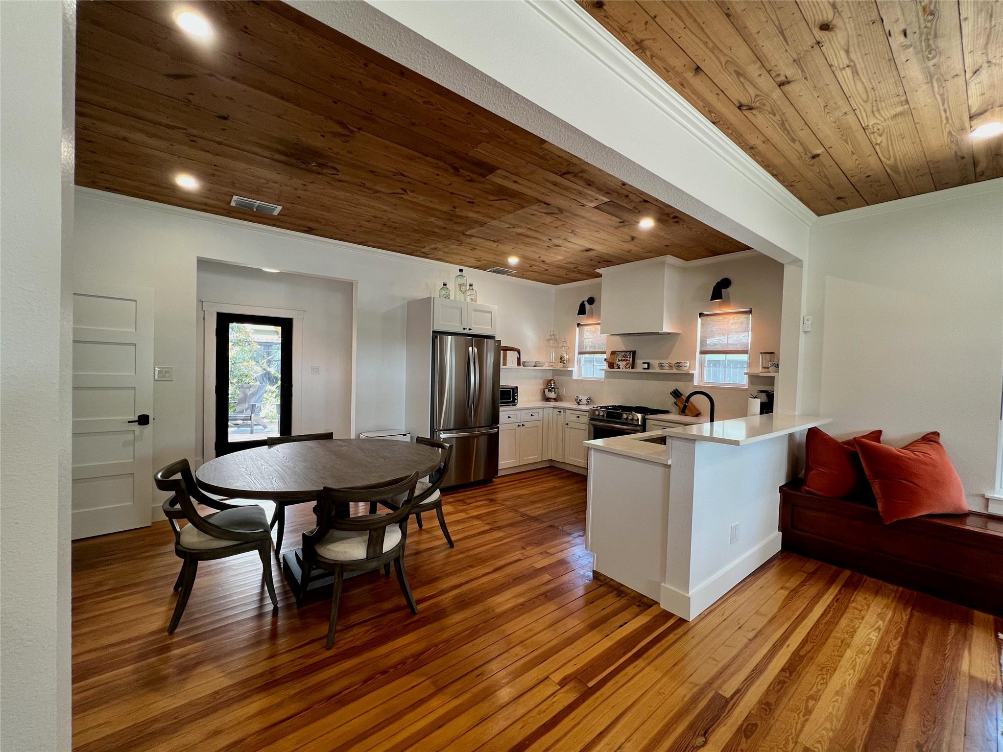 2468 Gruene Rd, New Braunfels, TX 78130