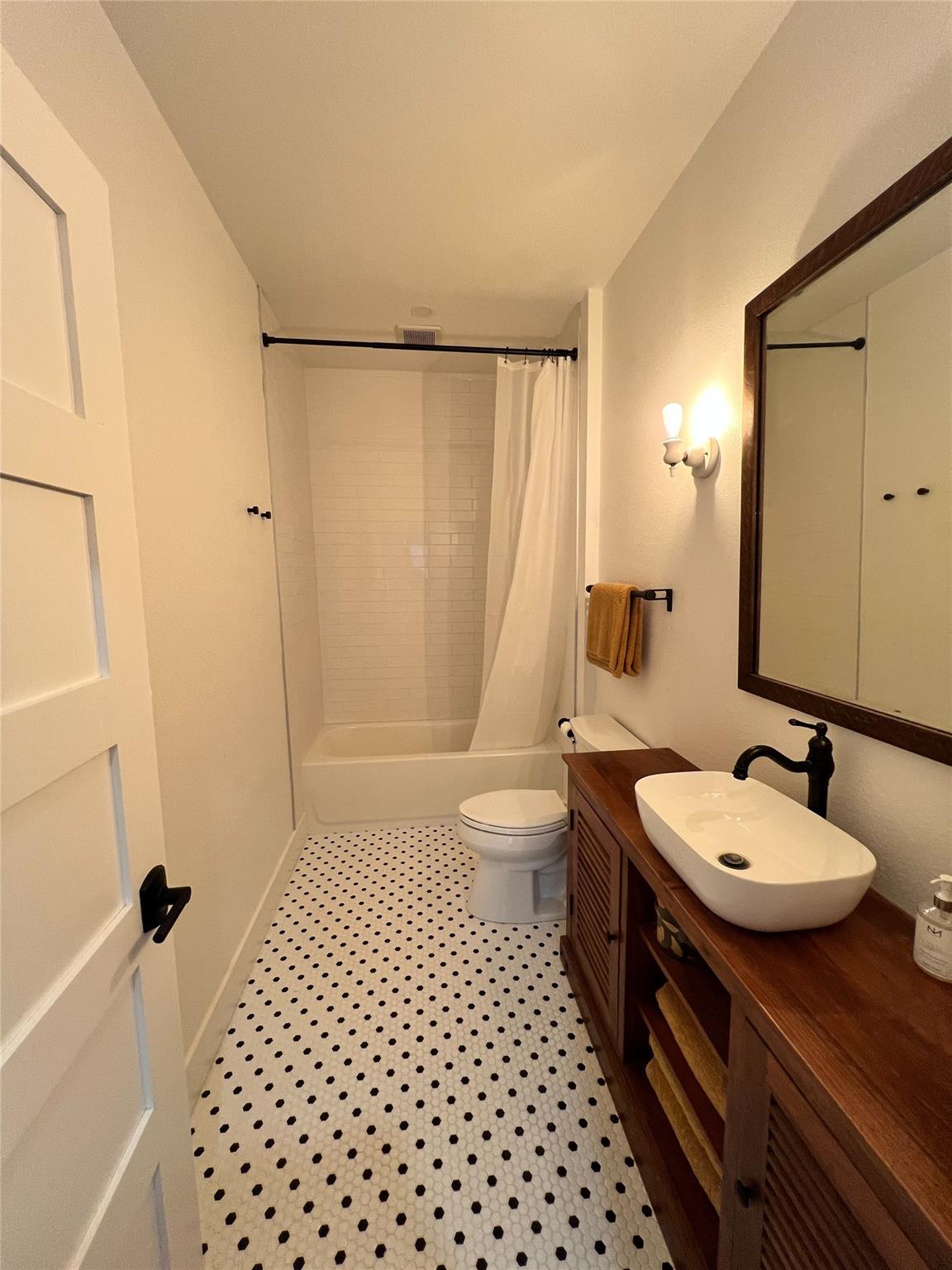 2468 Gruene Rd, New Braunfels, TX 78130