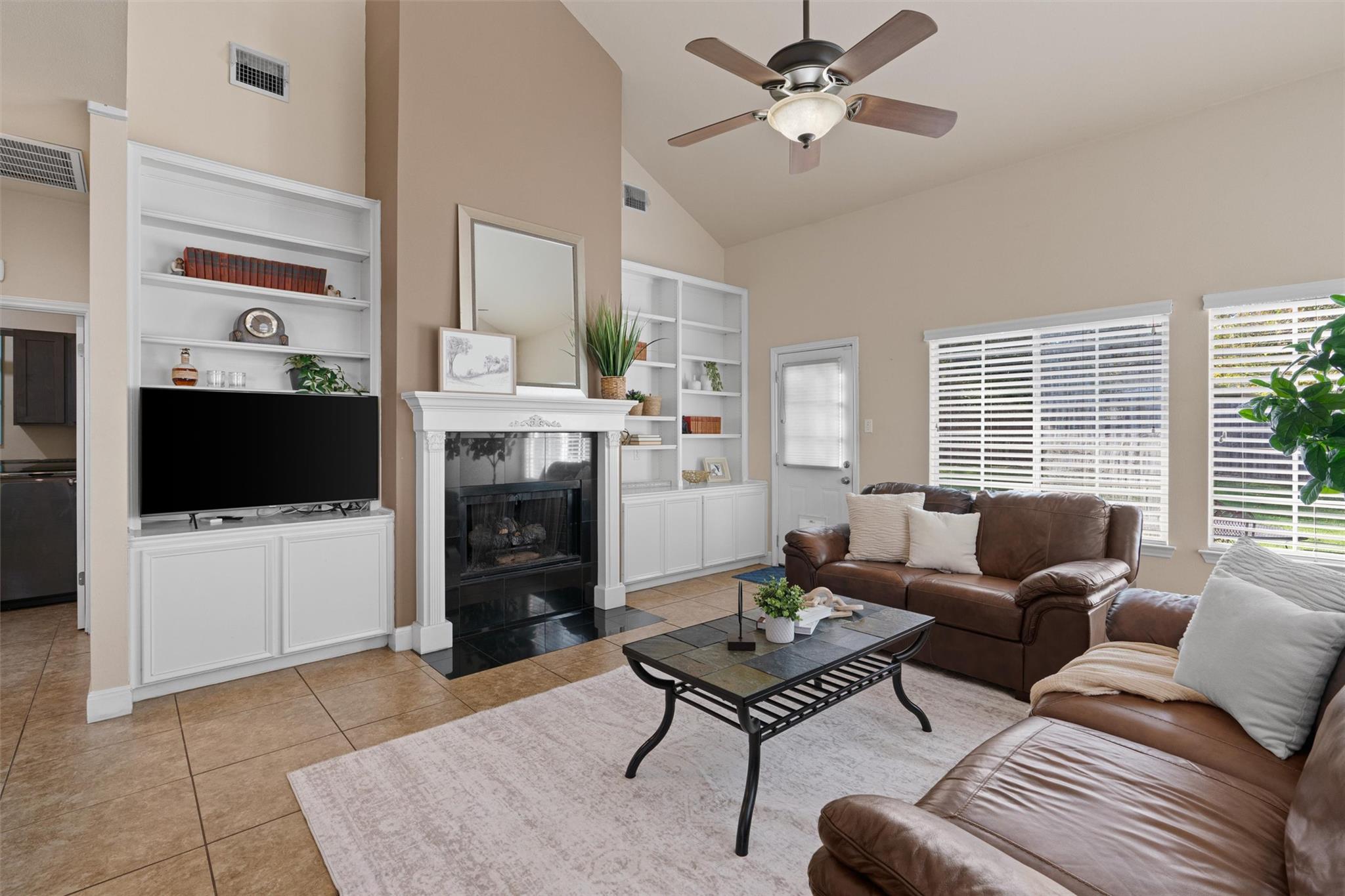 2910 S Phoenix Cv, Round Rock, TX 78665