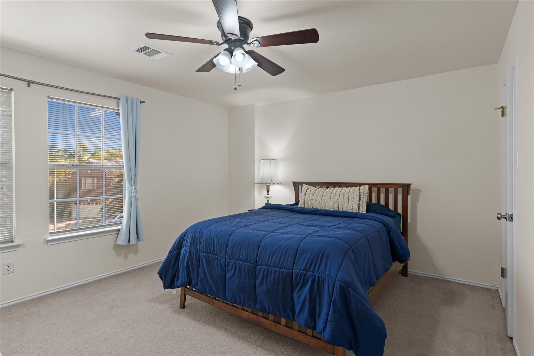 2910 S Phoenix Cv, Round Rock, TX 78665