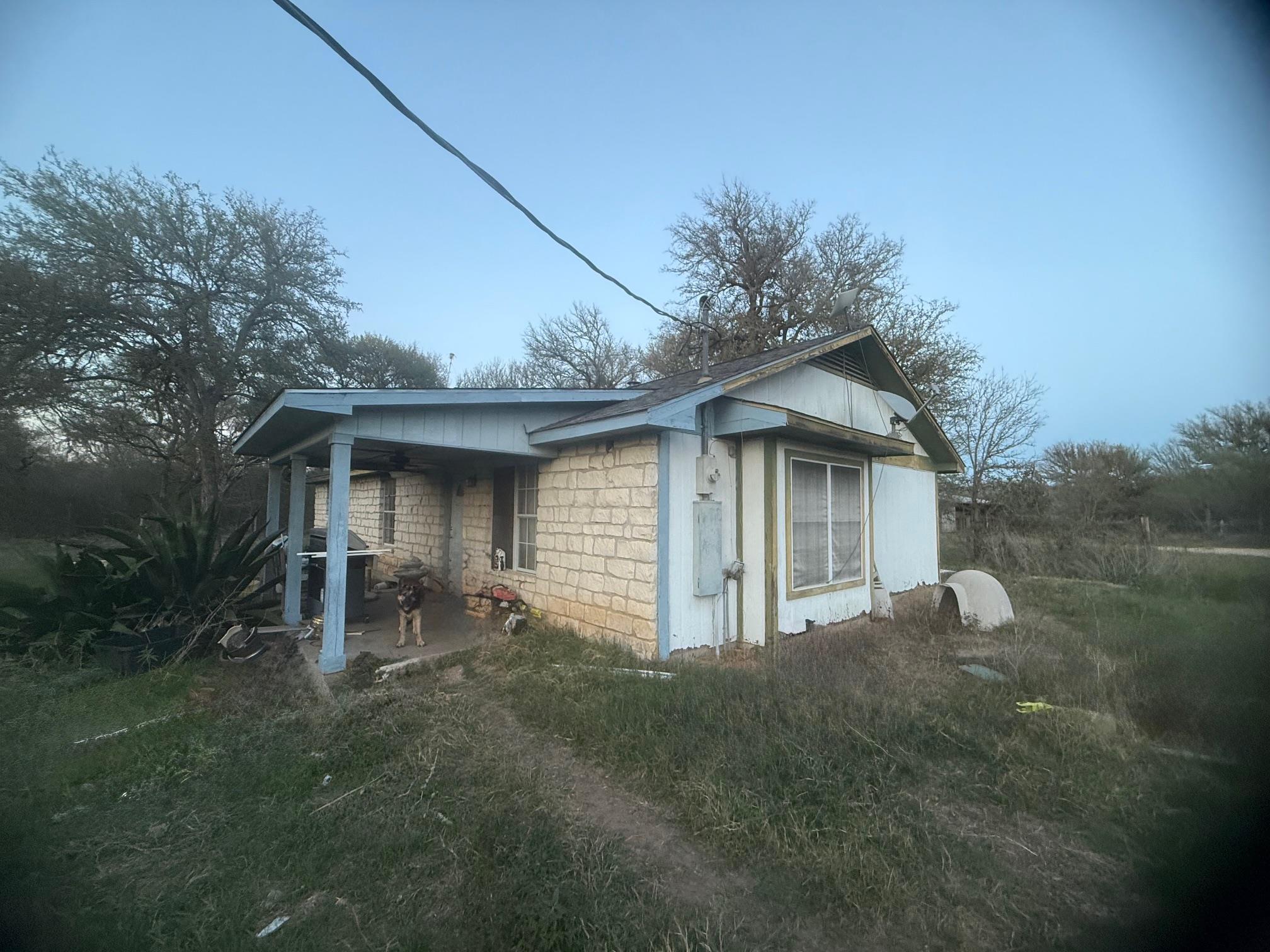 326 The Forest Rd, Dale, TX 78616