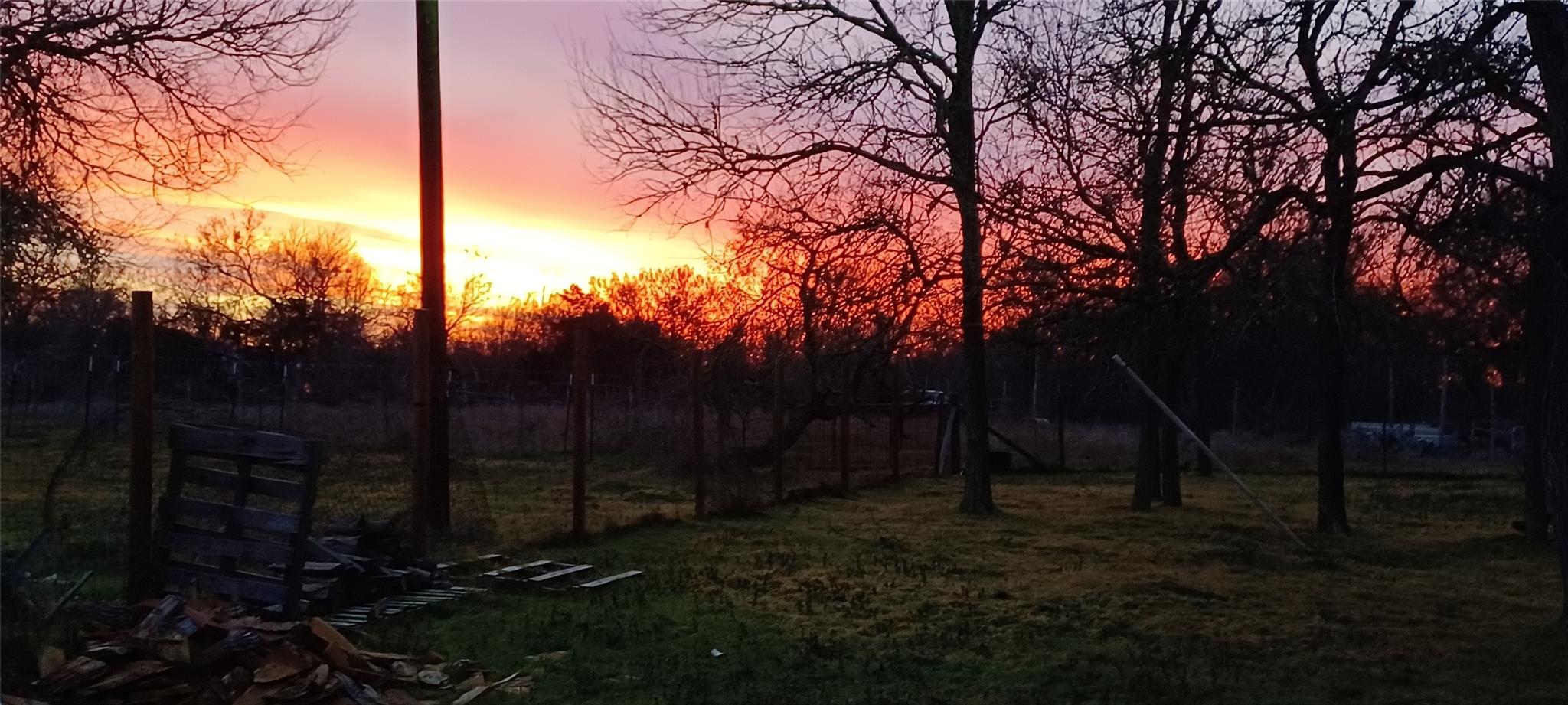 326 The Forest Rd, Dale, TX 78616