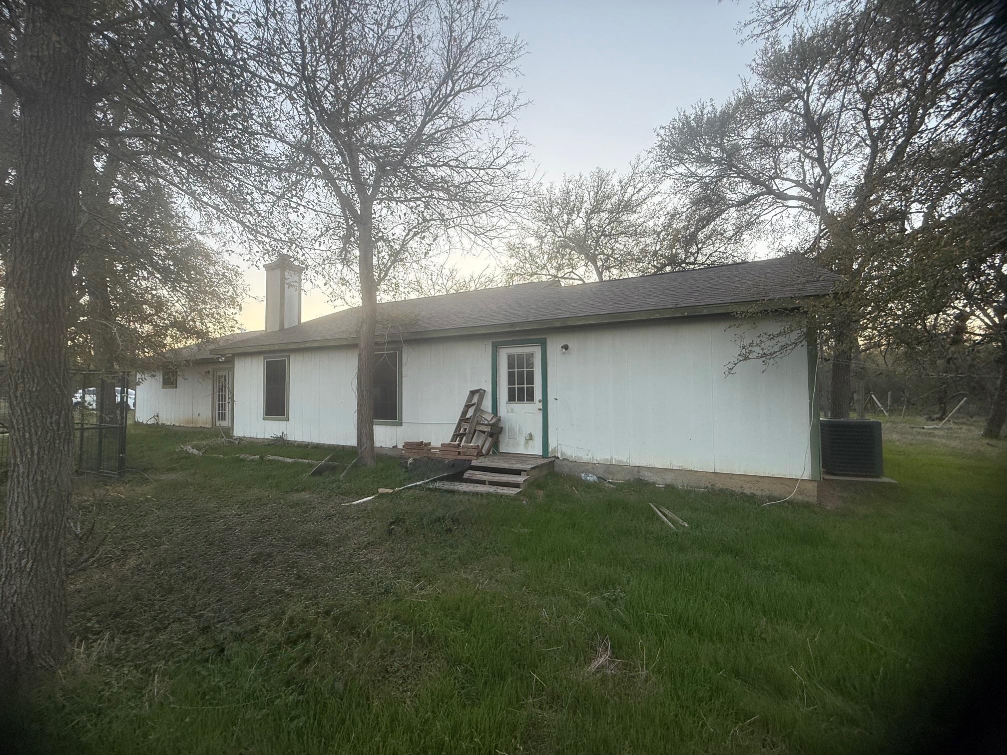 326 The Forest Rd, Dale, TX 78616