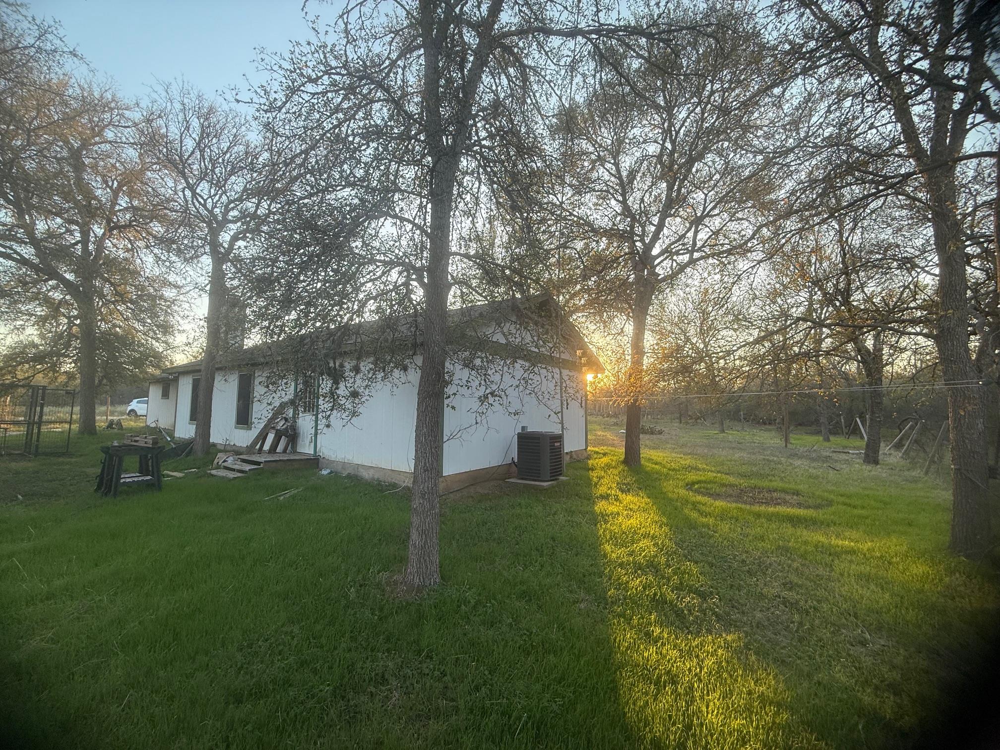 326 The Forest Rd, Dale, TX 78616