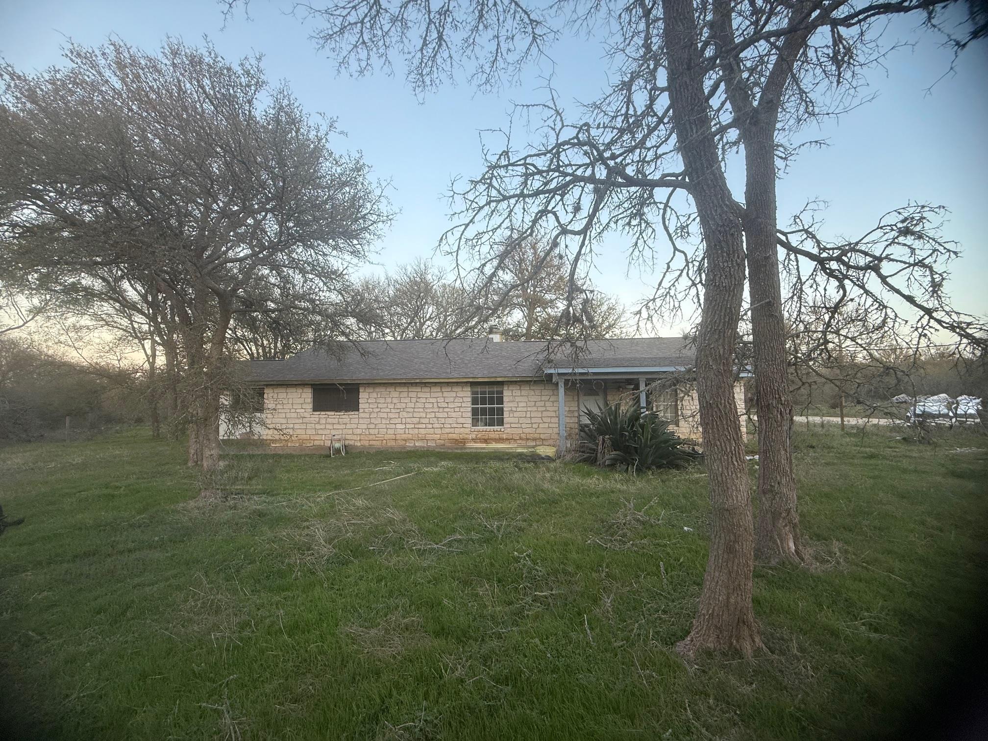 326 The Forest Rd, Dale, TX 78616