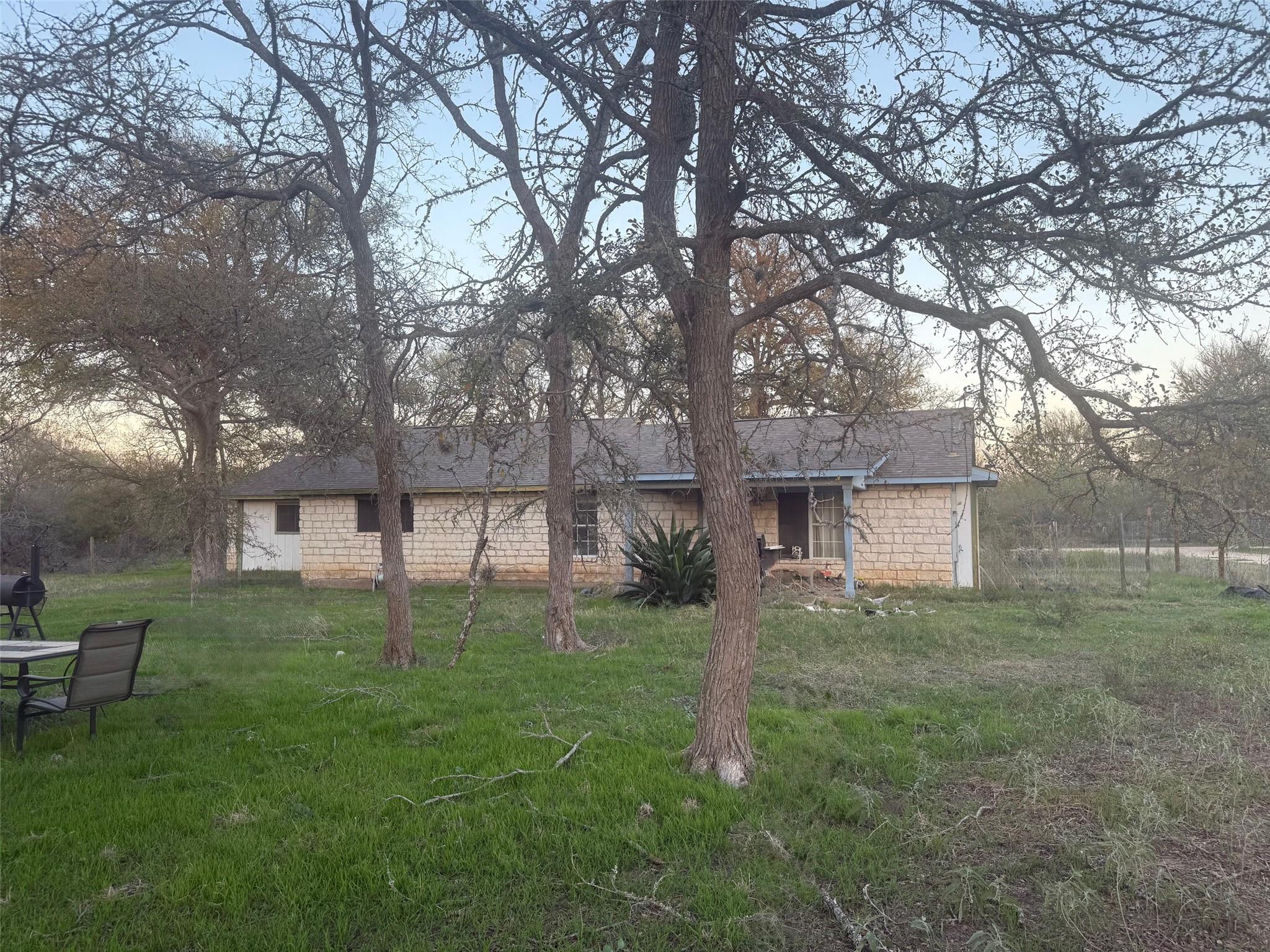 326 The Forest Rd, Dale, TX 78616