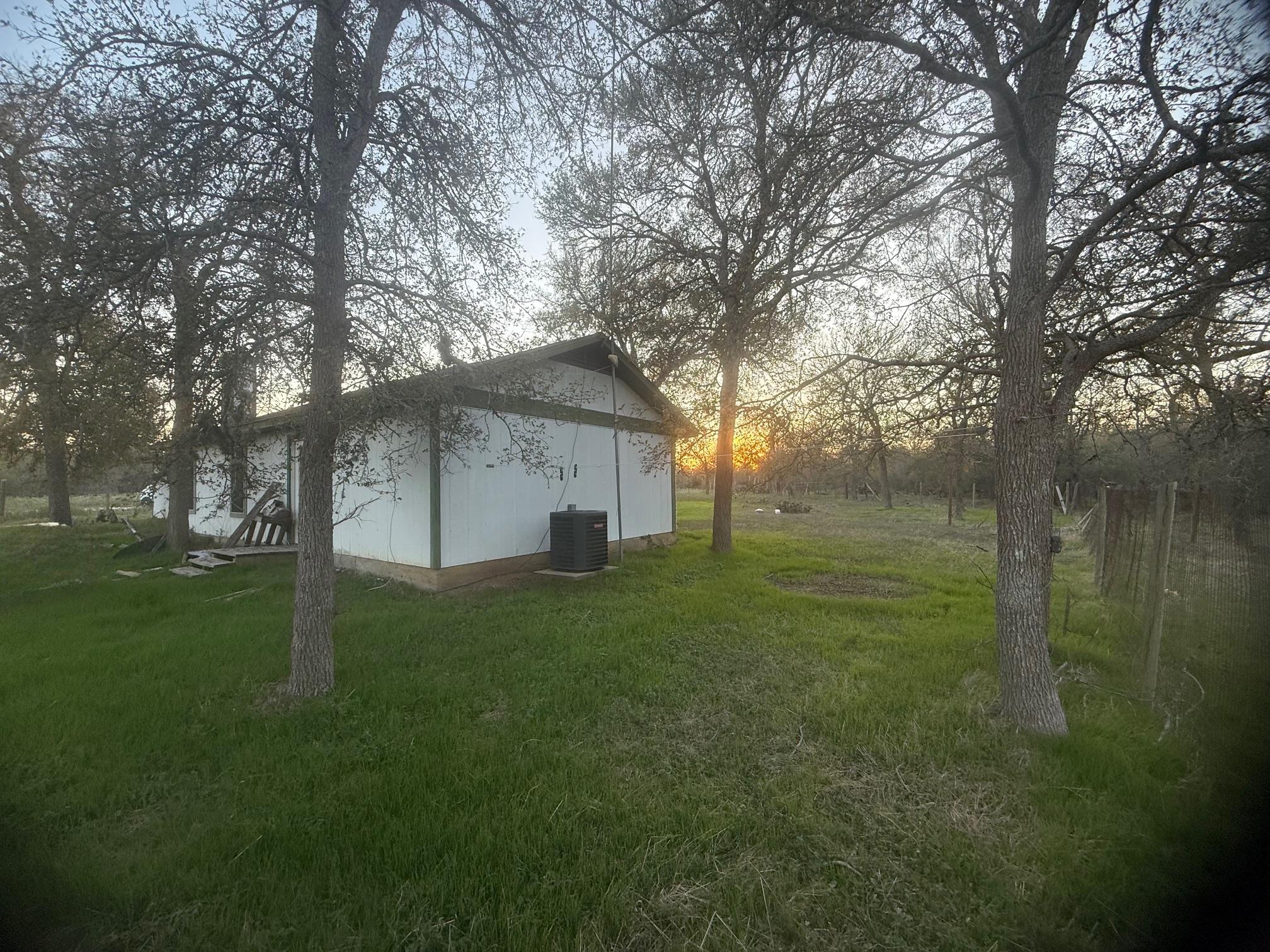 326 The Forest Rd, Dale, TX 78616