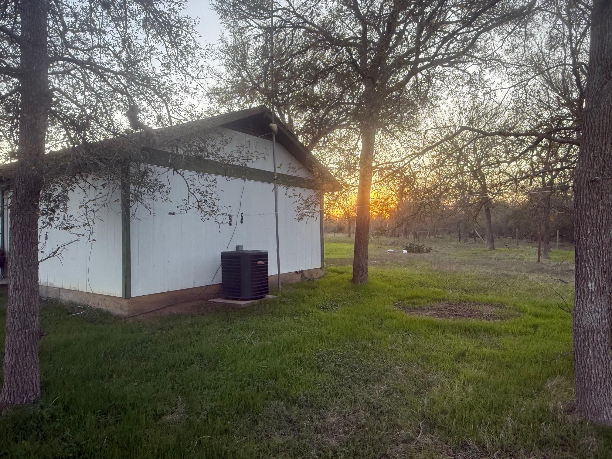 326 The Forest Rd, Dale, TX 78616