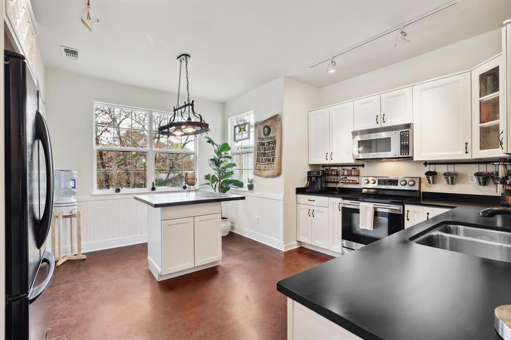 140 Onini Ct, Bastrop, TX 78602