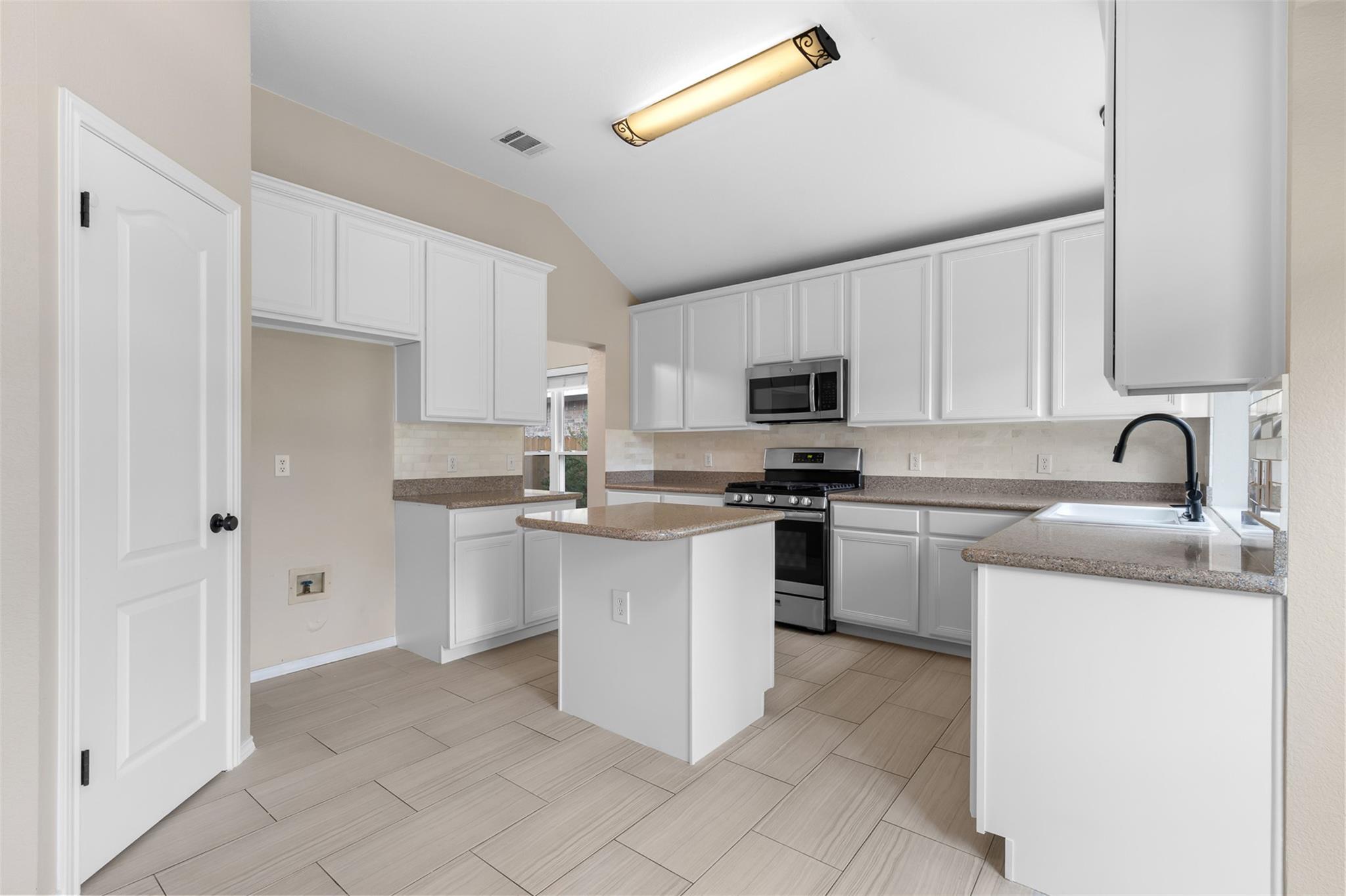 14915 Bescott Dr, Austin, TX 78728