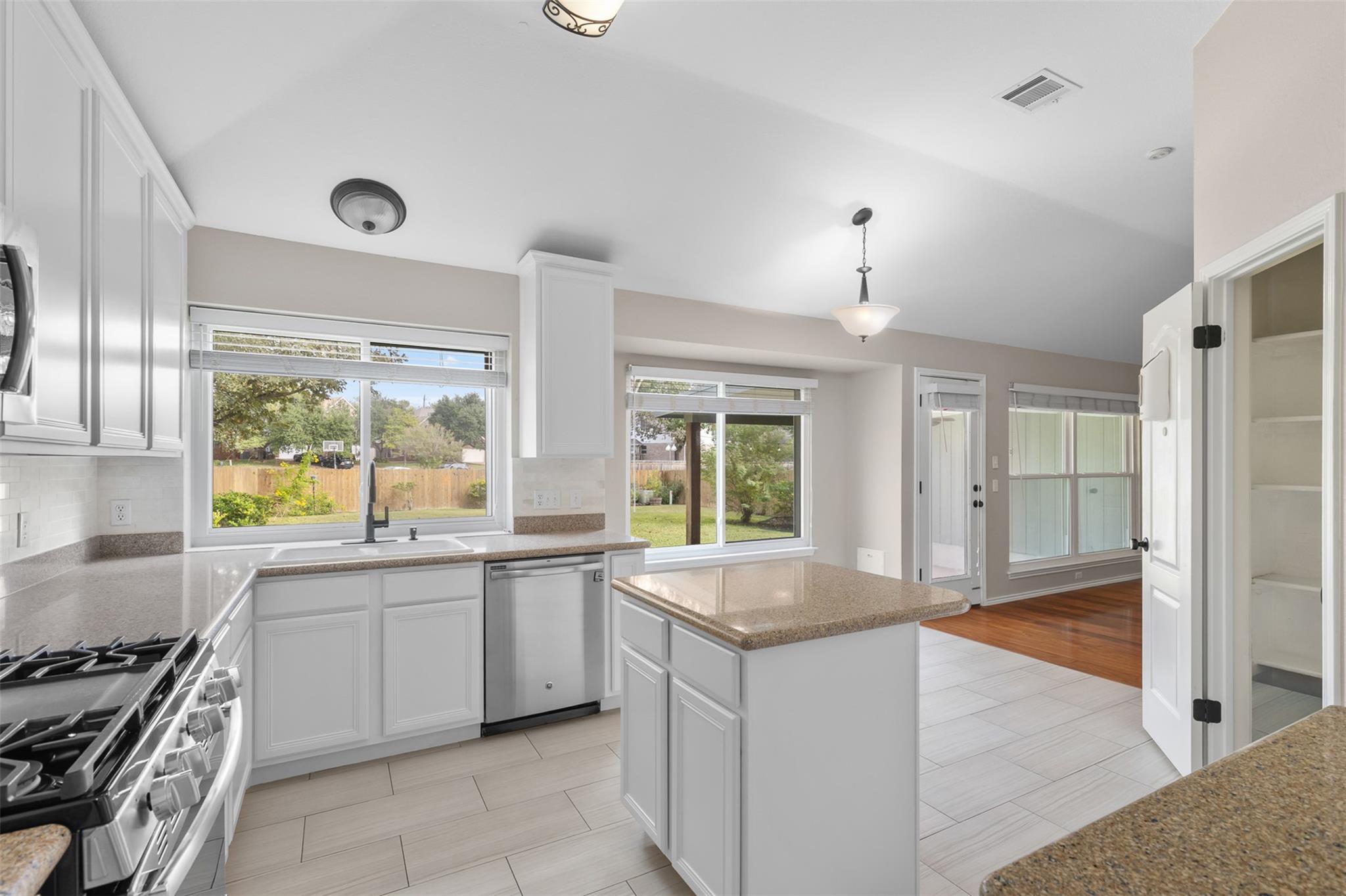 14915 Bescott Dr, Austin, TX 78728