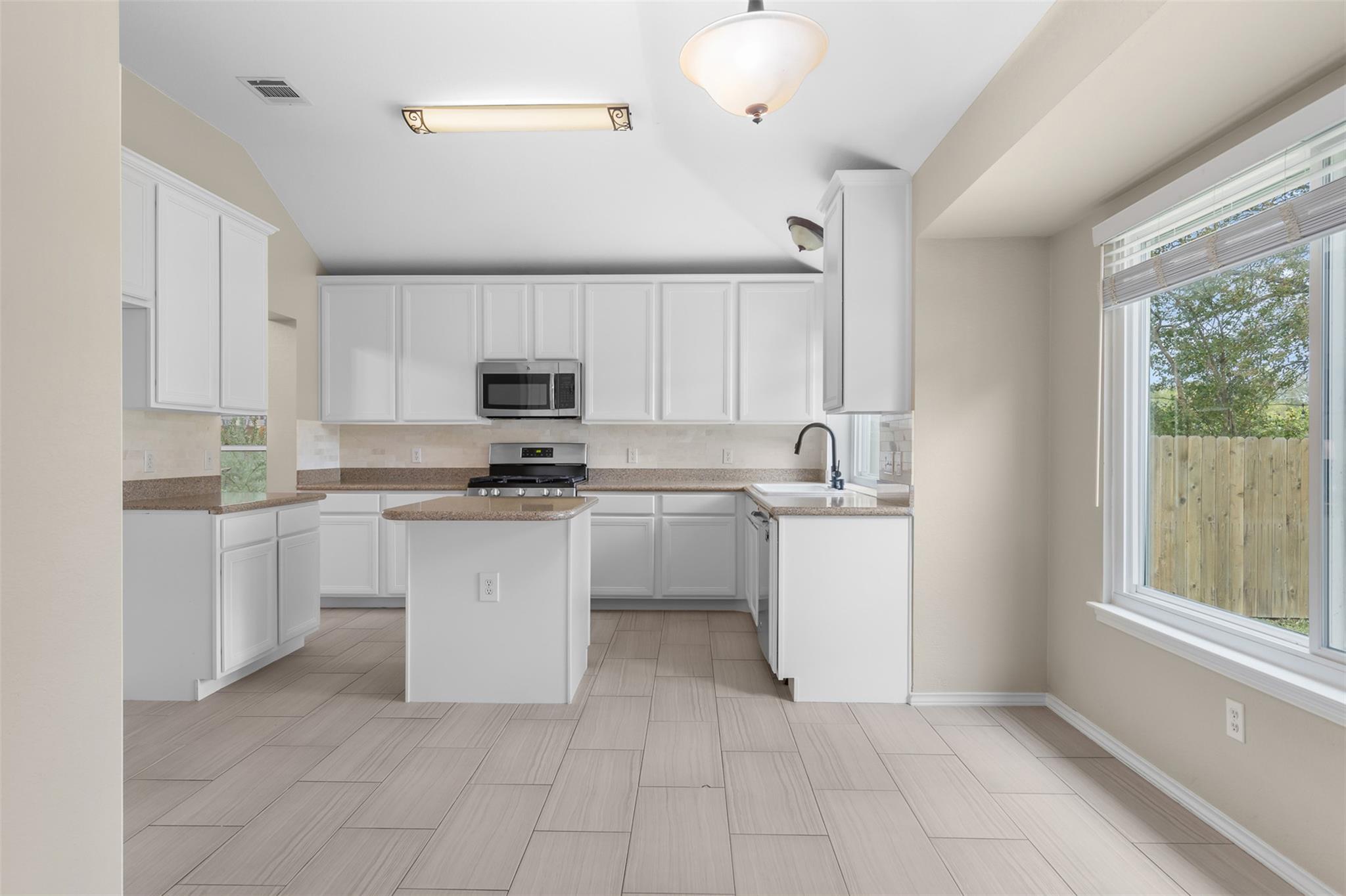 14915 Bescott Dr, Austin, TX 78728