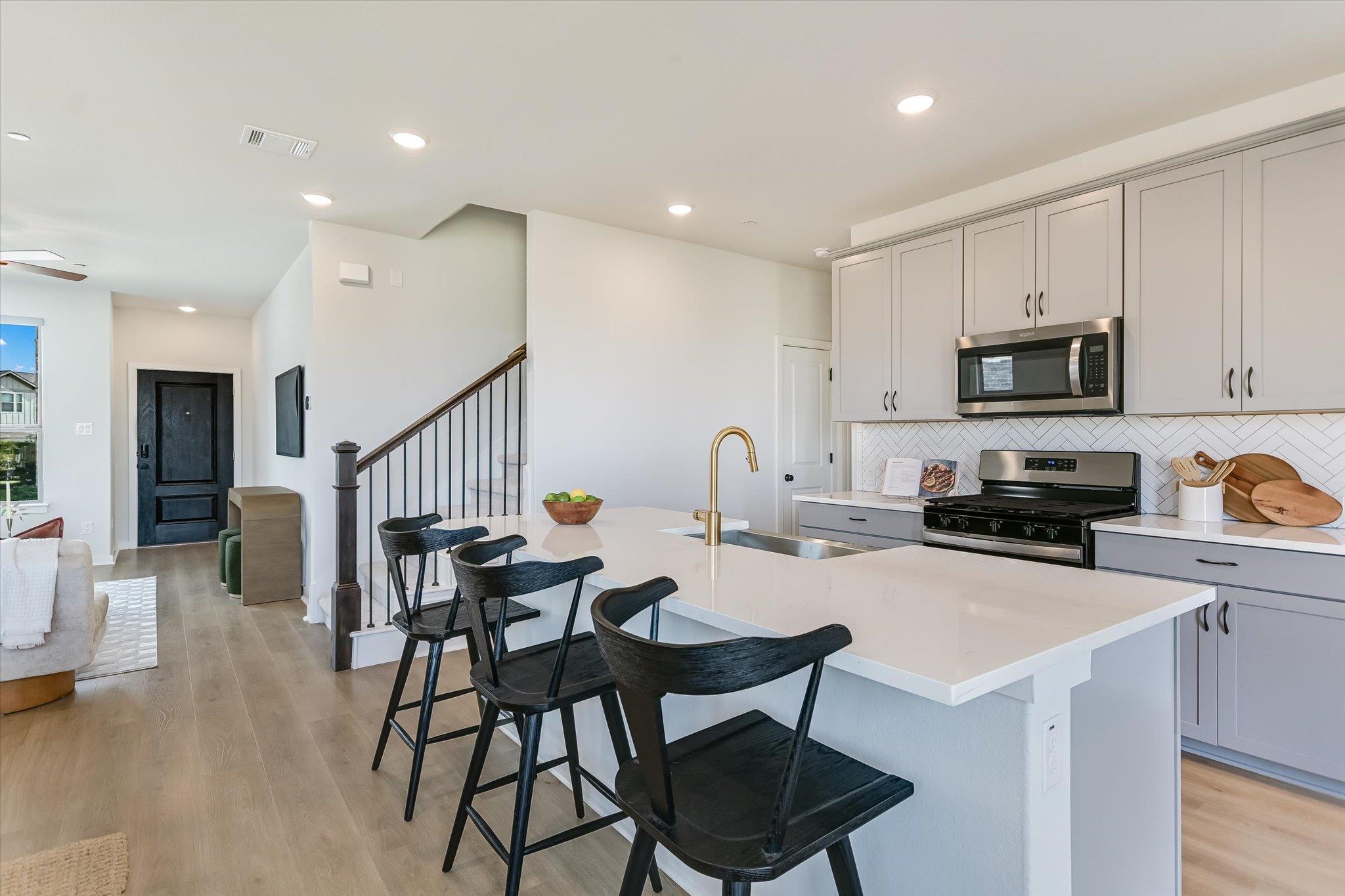 2500 FOREST CREEK Dr # 904, Round Rock, TX 78665