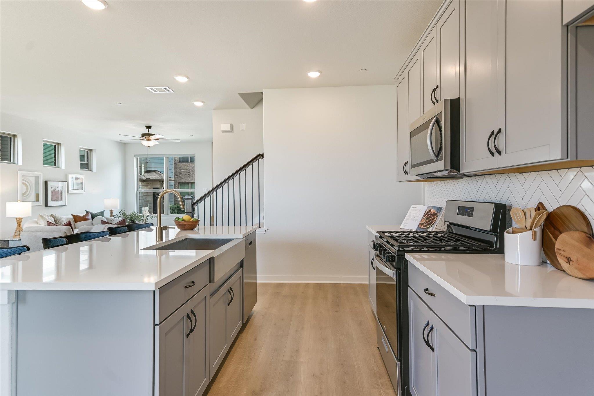 2500 FOREST CREEK Dr # 904, Round Rock, TX 78665