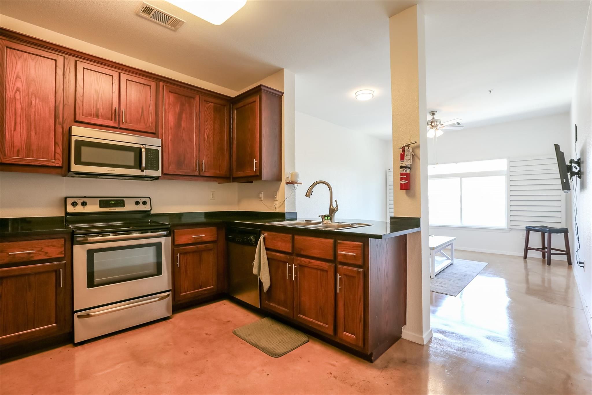 910 W 25th St # 509, Austin, TX 78705