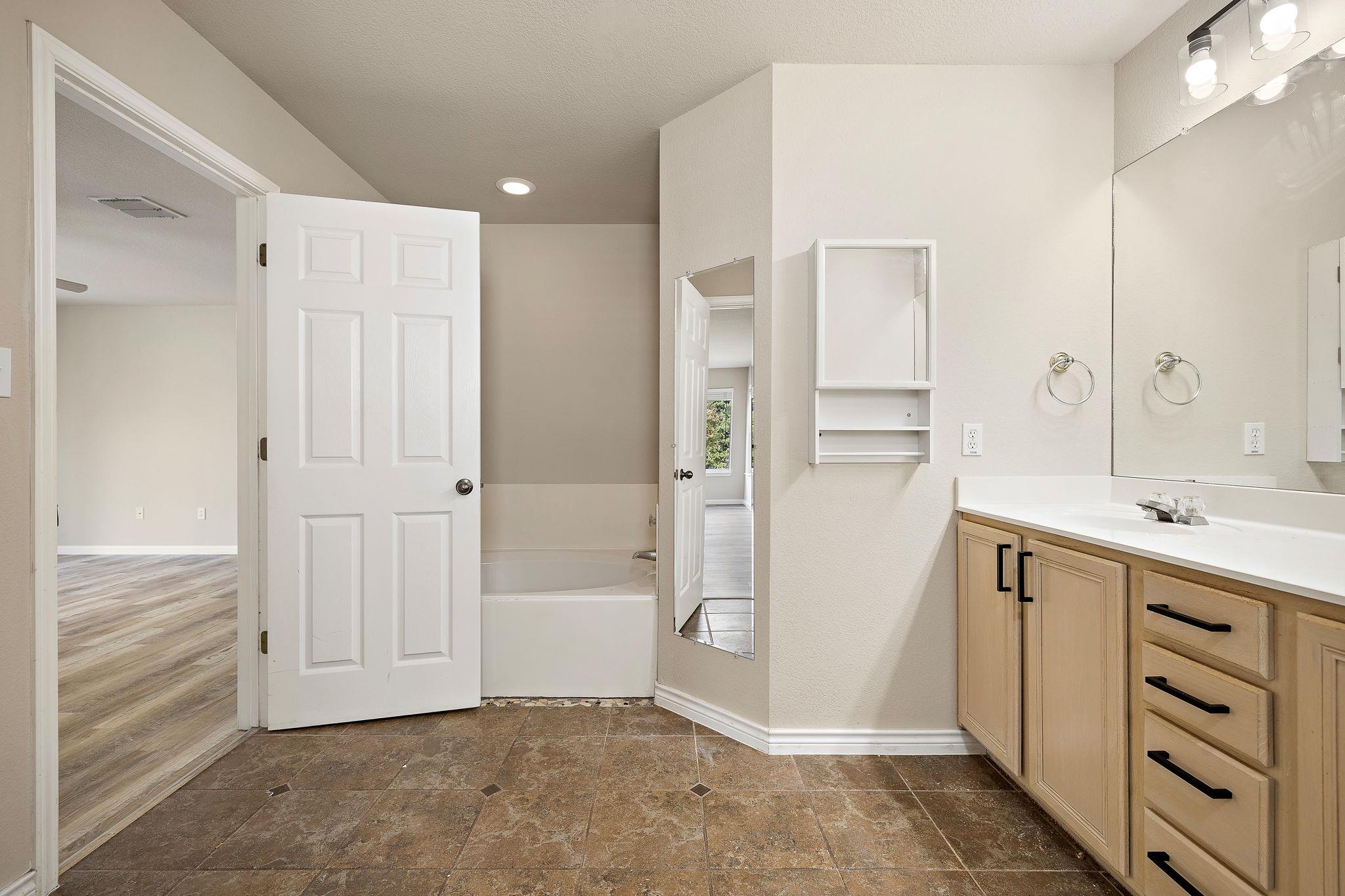 3809 Tailfeather Dr, Round Rock, TX 78681