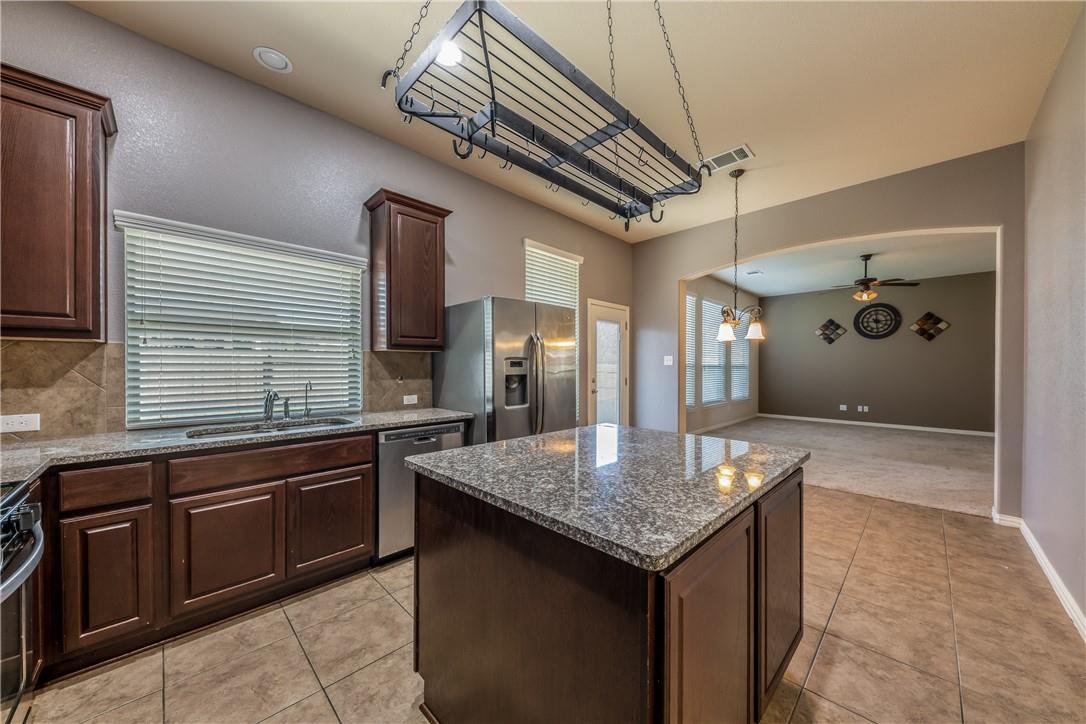 2005 Santa Barbara Ct, Round Rock, TX 78665